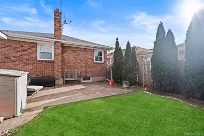 40 Belmont Boulevard, Elmont, NY 11003 - Photo 21