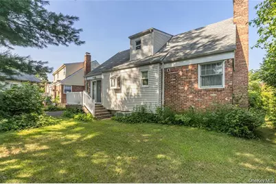 6 Grady Court, Great Neck, NY 11023 - Photo 17