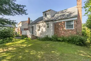 6 Grady Ct, Great Neck, NY 11023 - Photo 17