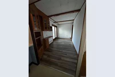 460 Bayview Avenue S #1st Fl, Freeport, NY 11520 - Photo 5