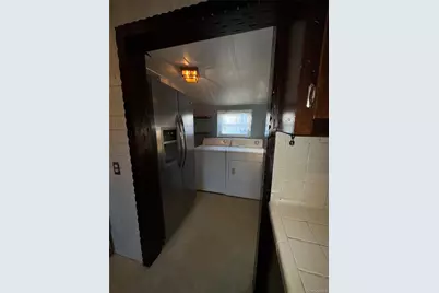 460 Bayview Avenue S #1st Fl, Freeport, NY 11520 - Photo 3