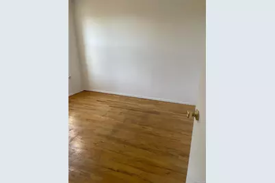 62 Middle Neck Road #2Rear, Great Neck, NY 11021 - Photo 9