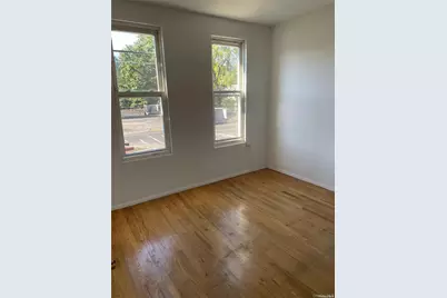 62 Middle Neck Road #2Rear, Great Neck, NY 11021 - Photo 3