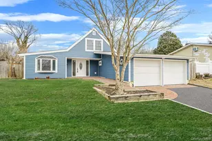 167 Silverleaf Ln, Islandia, NY 11749 - Photo 3