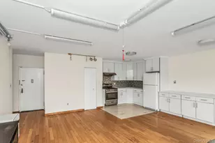 147-45 Barclay Ave, Flushing, NY 11355 - Photo 7