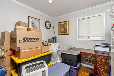 2700 Falcon Avenue, Medford, NY 11763 - Photo 19