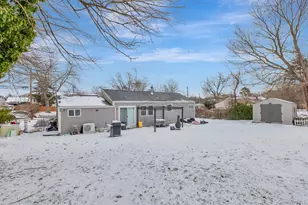 2700 Falcon Ave, Medford, NY 11763 - Photo 23