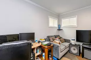 2700 Falcon Ave, Medford, NY 11763 - Photo 17