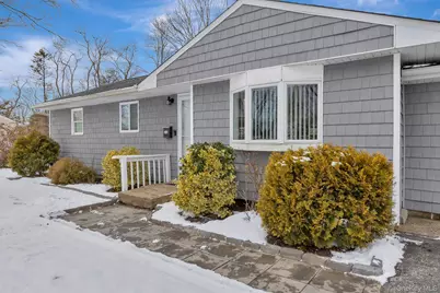 2700 Falcon Avenue, Medford, NY 11763 - Photo 3