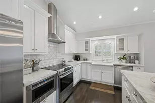 1123 Bernard Dr, Westbury, NY 11590 - Photo 19