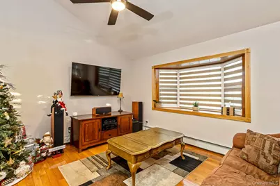 25 Fordham Place, Bay Shore, NY 11706 - Photo 5