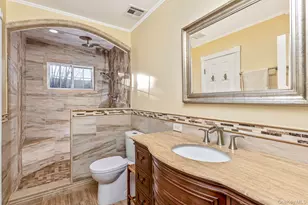 25 Fordham Pl, Bay Shore, NY 11706 - Photo 15