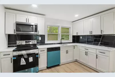 461 Avondale Drive, Shirley, NY 11967 - Photo 7