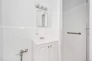 3530 Henry Hudson Pkwy, Bronx, NY 10463 - Photo 19