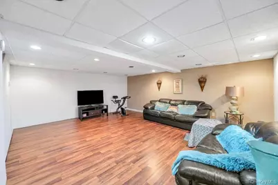 60 Essex Road, Bethpage, NY 11714 - Photo 19