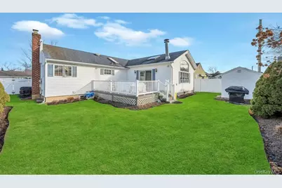 60 Essex Road, Bethpage, NY 11714 - Photo 21