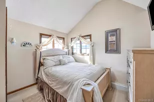 60 Essex Rd, Bethpage, NY 11714 - Photo 11