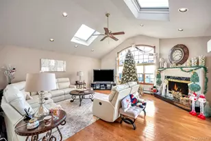 60 Essex Rd, Bethpage, NY 11714 - Photo 7
