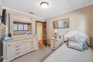 60 Essex Rd, Bethpage, NY 11714 - Photo 13