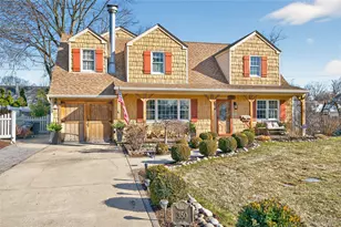 350 Pin Oak Ln, Westbury, NY 11590 - Photo 3