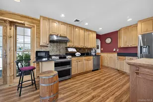 350 Pin Oak Ln, Westbury, NY 11590 - Photo 13