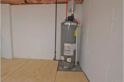 103 Silver Beech Lane, Calverton, NY 11933 - Photo 35