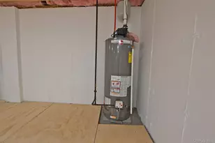 103 Silver Beech Ln, Calverton, NY 11933 - Photo 35