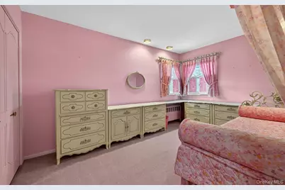 7 Carling Drive, New Hyde Park, NY 11040 - Photo 33