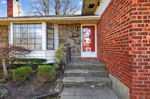 7 Carling Dr, New Hyde Park, NY 11040 - Photo 3