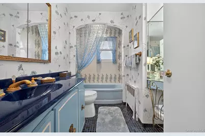 7 Carling Drive, New Hyde Park, NY 11040 - Photo 31