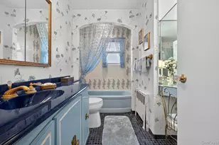 7 Carling Dr, New Hyde Park, NY 11040 - Photo 31