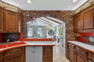 7 Carling Dr, New Hyde Park, NY 11040 - Photo 9