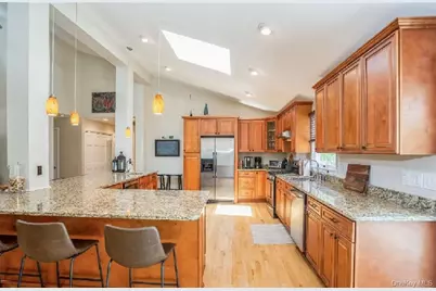 215 Northfield Lane, Southold, NY 11971 - Photo 11