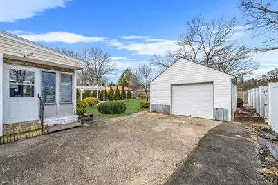 777 Johnson Avenue, Ronkonkoma, NY 11779 - Photo 29