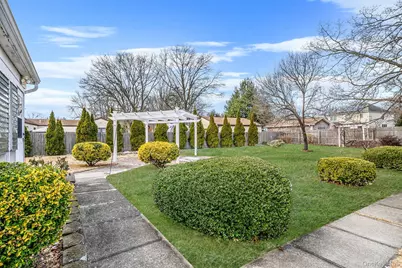 777 Johnson Avenue, Ronkonkoma, NY 11779 - Photo 33