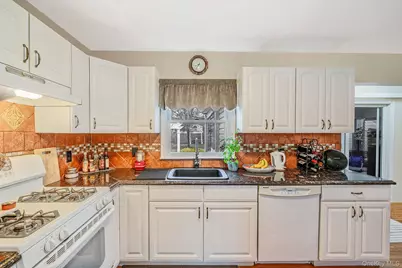 777 Johnson Avenue, Ronkonkoma, NY 11779 - Photo 11