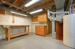 13 Cynthia Ln, Plainview, NY 11803 - Photo 19