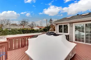 11 Fishermans Dr, Port Washington, NY 11050 - Photo 39