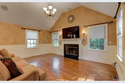 246 Park Avenue, Manhasset, NY 11030 - Photo 11