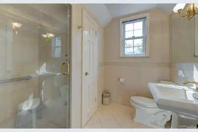 246 Park Avenue, Manhasset, NY 11030 - Photo 23