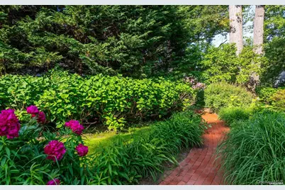 246 Park Avenue, Manhasset, NY 11030 - Photo 29