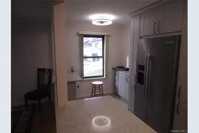 342 Clubhouse Court, Coram, NY 11727 - Photo 3