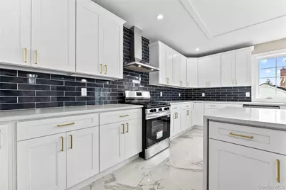 311 Lyon Street, Valley Stream, NY 11580 - Photo 13