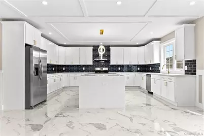 311 Lyon Street, Valley Stream, NY 11580 - Photo 17