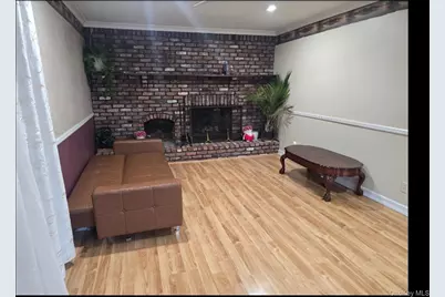 76 Harrisburg Street, Bay Shore, NY 11706 - Photo 3