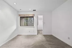 1 Yale Dr, Manhasset, NY 11030 - Photo 25