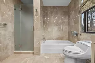 1 Yale Dr, Manhasset, NY 11030 - Photo 21