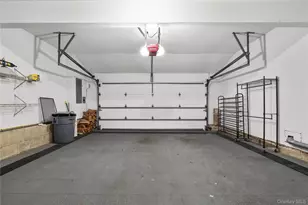 1 Yale Dr, Manhasset, NY 11030 - Photo 31