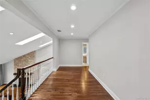 1 Yale Dr, Manhasset, NY 11030 - Photo 19