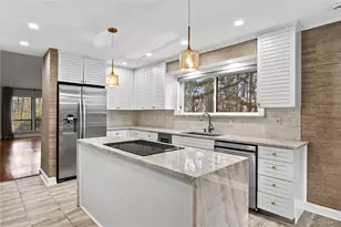 1 Yale Dr, Manhasset, NY 11030 - Photo 5